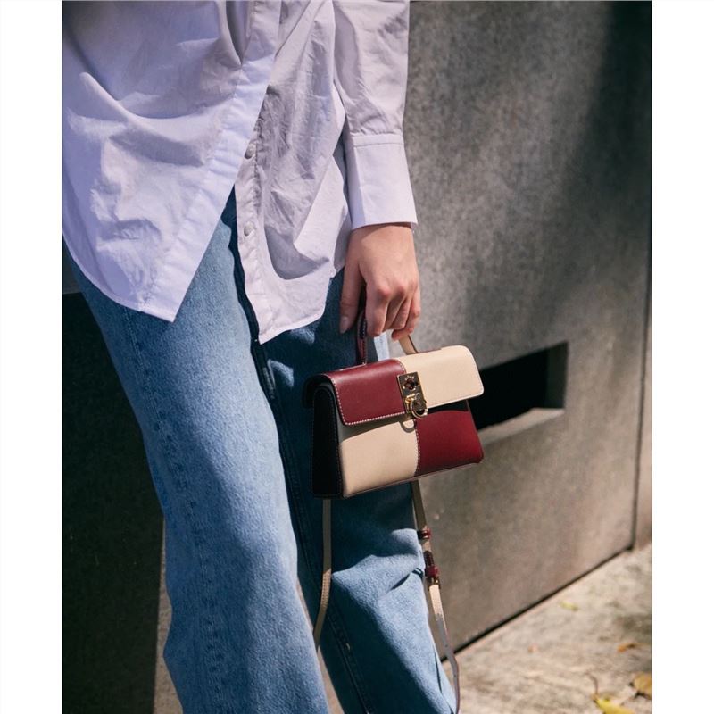 Women's Fashionable Simple Cowhide Flip Chessboard Handbag