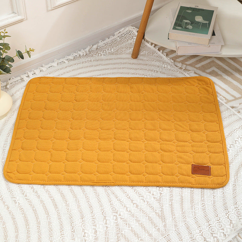 Autumn and Winter Pet Mat! Ideal for Dogs and Cats, This Thick and Comfortable Accessory