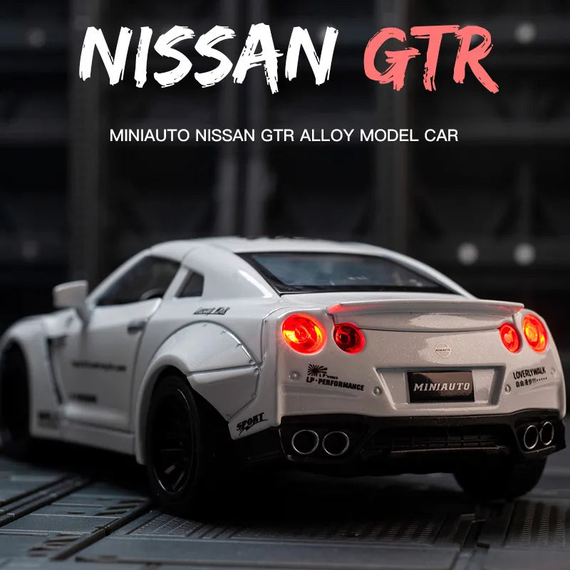 "1:32 NISSAN GTR R35 Race Alloy Car Model