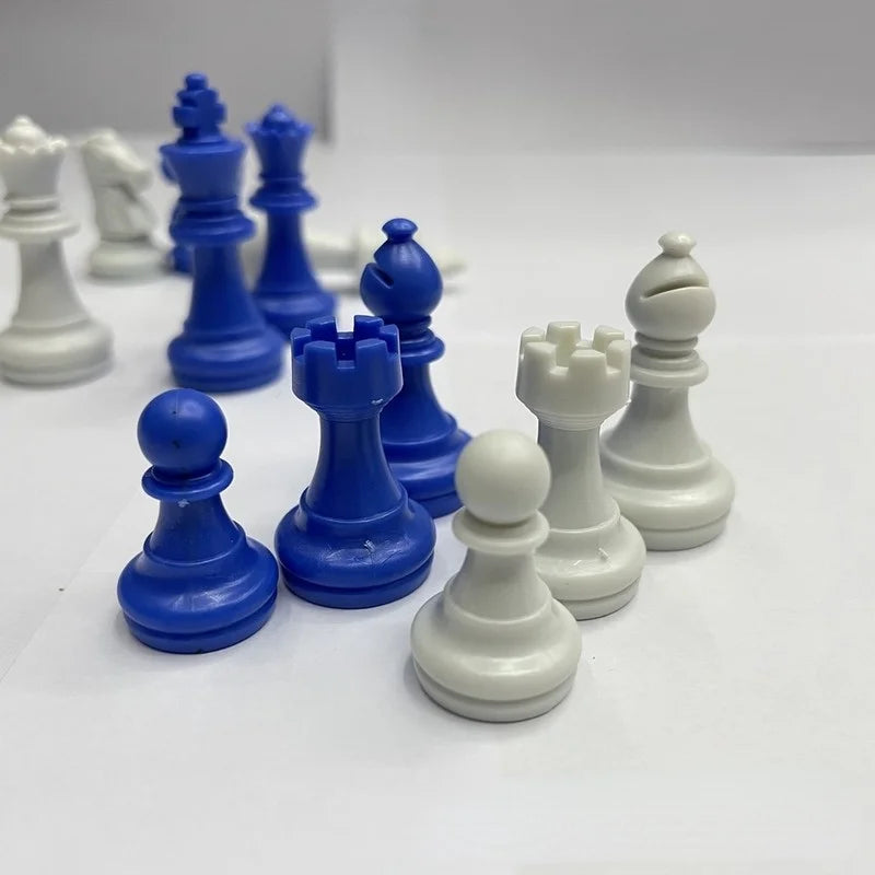 A Set of Plastic PS Material Blue and White Chess Pieces King 49mm High about 85 Grams Without Chess Board
