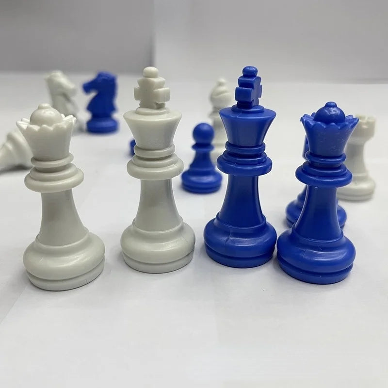 A Set of Plastic PS Material Blue and White Chess Pieces King 49mm High about 85 Grams Without Chess Board