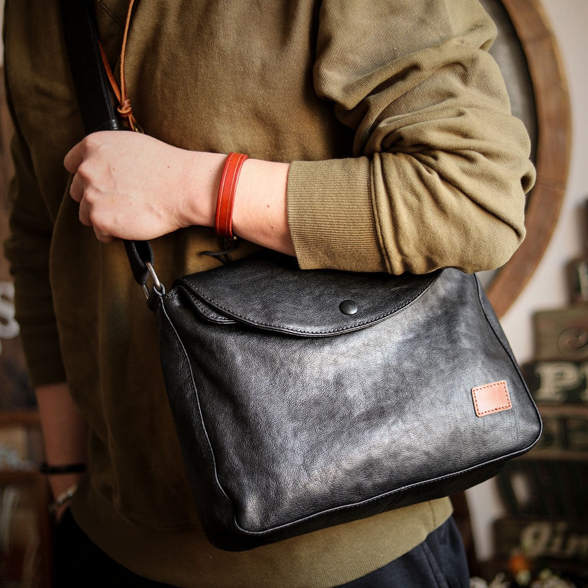 Leather Men's Commuting Crossbody Bag